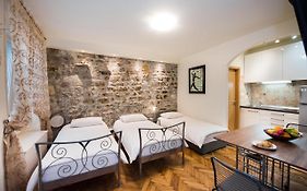 Diocletians Heart Apartment